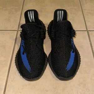Yeezy 350 V2